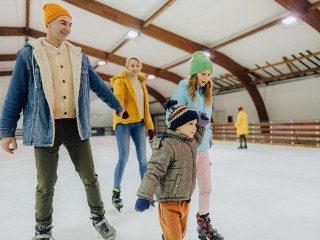 Где и когда в Подмосковье откроют катки с искусственным льдом