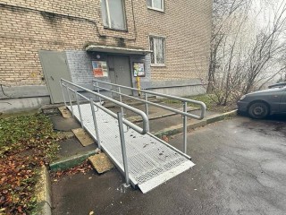 Защитили права: в Лыткарине установили пандус по требованию прокуратуры