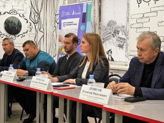 Работу автобусов наладят, тротуары починят: какие вопросы решили на выездной администрации в Реутове