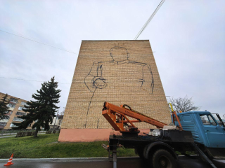 В Серебряных Прудах создают гигантский мурал в честь легендарного маршала-земляка