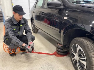 Лучшего автослесаря выбрали в Бронницах среди студентов подмосковных колледжей