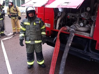 Не жди сигнала «Тревога» — тренируйся: что происходило на учениях пожарных в селе Узуново