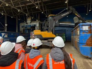 Как научить детей сортировать мусор правильно: полезные советы из Солнечногорска прямо с завода по переработке отходов