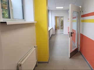 Сборку и установку новой мебели начали после ремонта в детсаду «Солнышко»