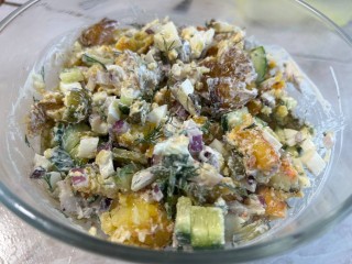 REGIONS проверил салат из запеченного картофеля, о котором трубят жители Видного