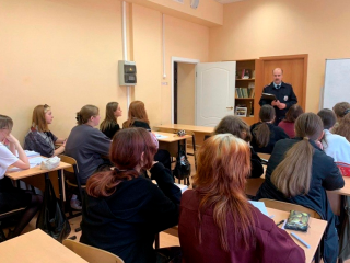 Чем опасны лайки и репосты: полиция предупредила студентов о методах вербовки