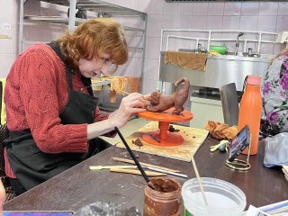 Звери из‑под пальцев: мастерицы «Активного долголетия» в Наро‑Фоминске покоряют мир керамики