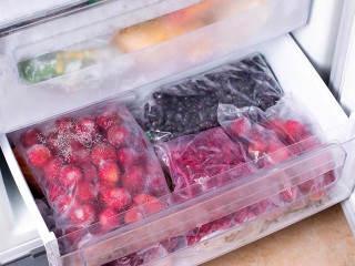 Вкус лета посреди зимы: где купить самые вкусные и полезные замороженные ягоды и фрукты