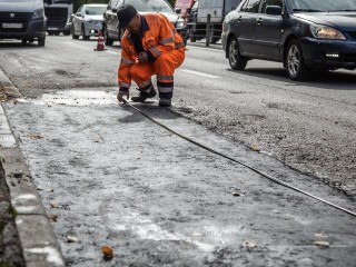 Ямы отступают: как на дорогах Раменского округа ежедневно устраняют до 40 дефектов покрытия