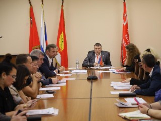 Глава Серпухова Шимко установил сроки устранения недочетов представителям управляющих компаний