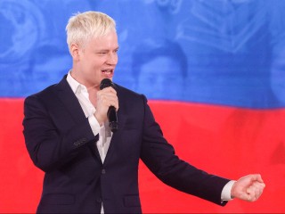 «Флер меняющейся истории»: почему SHAMAN сыграл свадьбу в Донецке