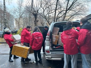 Тяжелая посылка для сына: как матери участника СВО помогли с доставкой груза из Орехово-Зуева на фронт