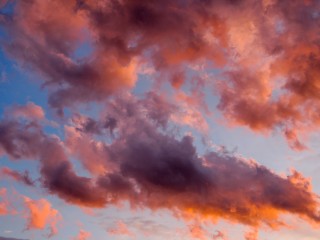 Чудо над промзоной: появление в Балашихе розовых облаков объяснил ученый физик