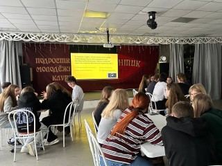 Историческая дуэль: команда «Коллеги» из МФЮА победила в квизе о революции