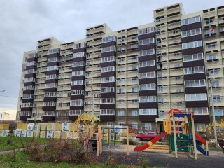 В Майданово утепляют фасад многоэтажки современными технологиями