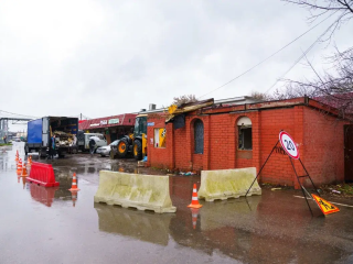 От сноса по желанию - к сносу по принуждению: зачем в Домодедове демонтируют торговые павильоны
