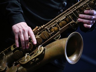 Звуки живого саксофона заполонят торговый центр на проспекте Боголюбова