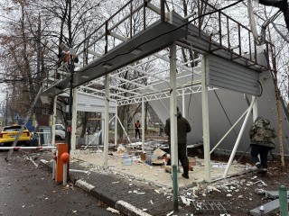 Сложный демонтаж: в Котельниках вручную разобрали незаконный торговый павильон