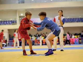 От детского турнира к чемпионатам мира: будущие звезды российского самбо померились силами в Мытищах
