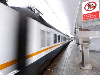 Трагедия на станции Химки: попытка перебежать пути перед поездом закончилась гибелью женщины