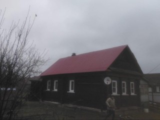 Пока мужья на фронте: шатурским семьям военных помогли починить крыши и стены