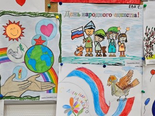 Работы химчан ждут на конкурсе детских рисунков по ПДД