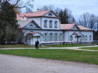 С артефактами XVIII века познакомили гостей «Ночи искусств» в Абрамцеве