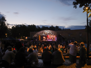Каникулярную программу с мастер-классами и спектаклем анонсировали в ЦД «Победа»