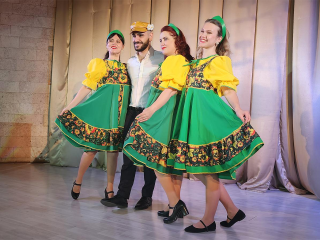 Армянские и молдавские песни украсили празднование Дня народного единства в «Полете»