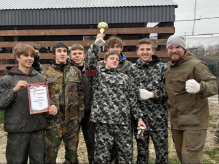 Школьники обошли студентов на ежегодном пейнтбольном турнире в Коломне