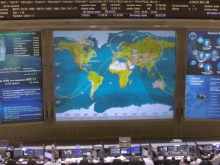 Сотрудники ЦУПа в Королеве провели с Земли стыковку пилотируемого корабля «Союз МС-28»