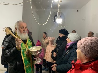 Под сенью блаженной Матроны: торжественный молебен объединил прихожан и священников