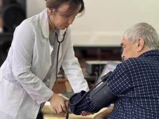 Больница приехала в Дом культуры: в Мурикове устроили прием врачей без очередей