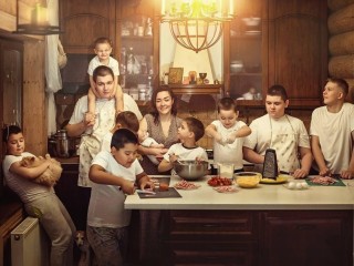 Семеро по лавкам — но уже в любящих семьях: история успеха центра «Созвездие»