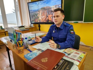 В Солнечногорске старшеклассникам рассказали о способах защиты от мошенников