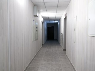 Сомнительный подарок судьбы: муляж пачки денег обнаружили в московском подъезде