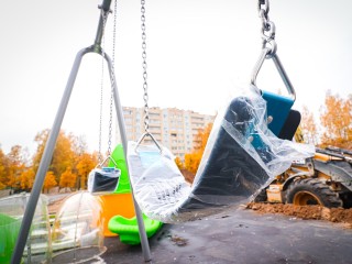 В сквере «Молодежный» установят огромные качели и высадят живую ель