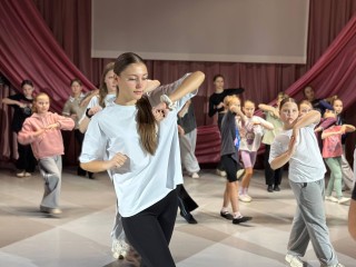 «Говорить телом»: чему научили молодежь на мастер-классе в Дубневском ДК