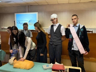 Хирургия без страха и мифов: в Зарайской больнице школьникам показали, как проходят современные операции