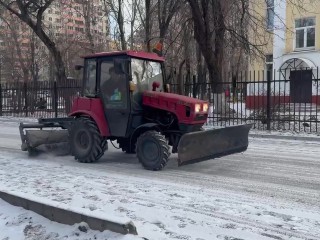Коммунальщики в Шаховской борются с последствиями снегопада