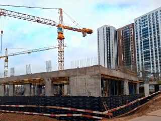 От фундамента до творческого двора: путешествие по стройплощадке новой школы