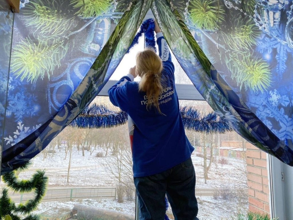 Нарядные окна, снежинки и узоры: как воскресенцы создают себе новогоднее настроение