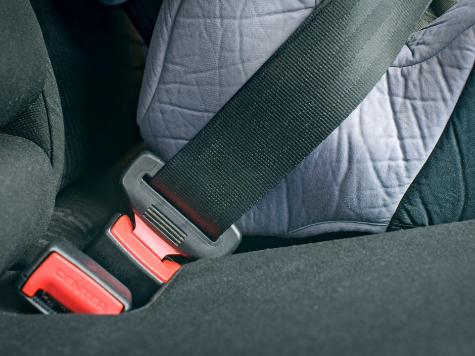 Секрет выживания: как пристегнутые задние пассажиры спасают тех, кто сидит спереди