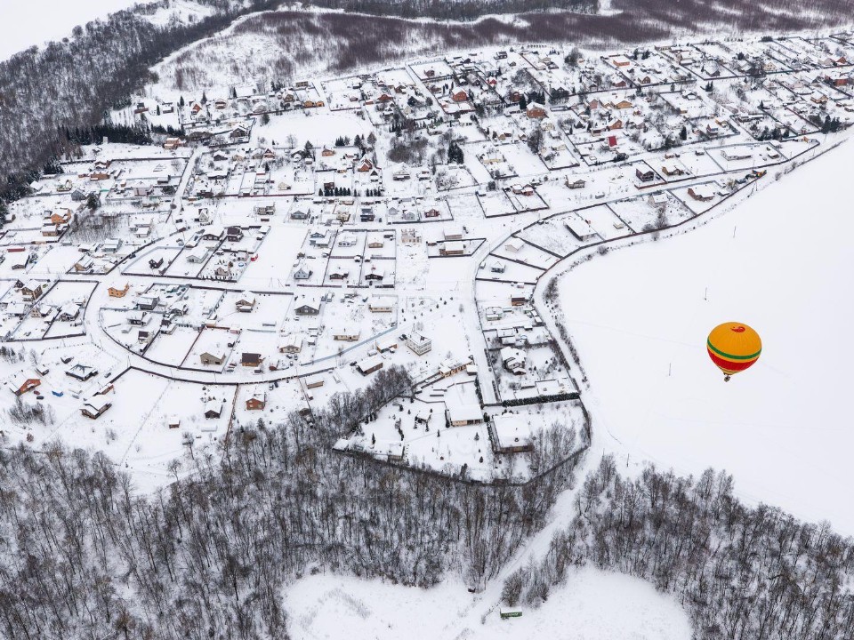 Земля для дома и бизнеса: какие объекты недвижимости уйдут с молотка перед Новым годом и где найти участок мечты