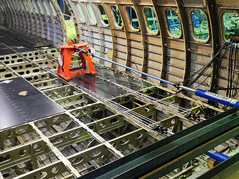 В ЦАГИ закончили испытания отечественных панелей пола для самолета МС-21