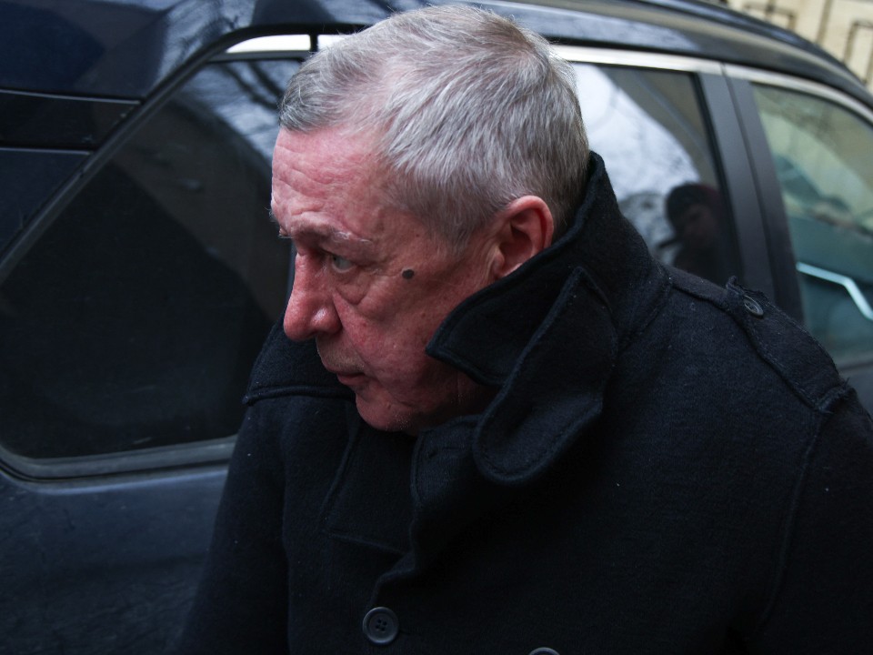 В темноте и забвении: Михаил Ефремов нашел экс-супругу мертвой в захламленной квартире