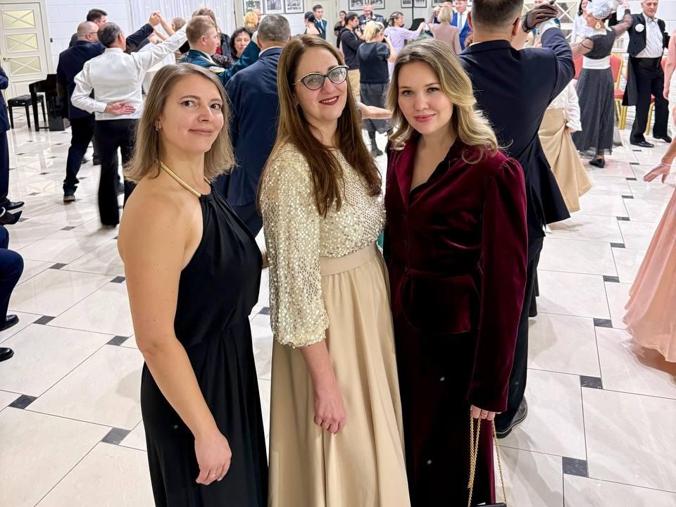 Атмосфера прошлой эпохи: в Ногинске прошел благотворительный рождественский бал