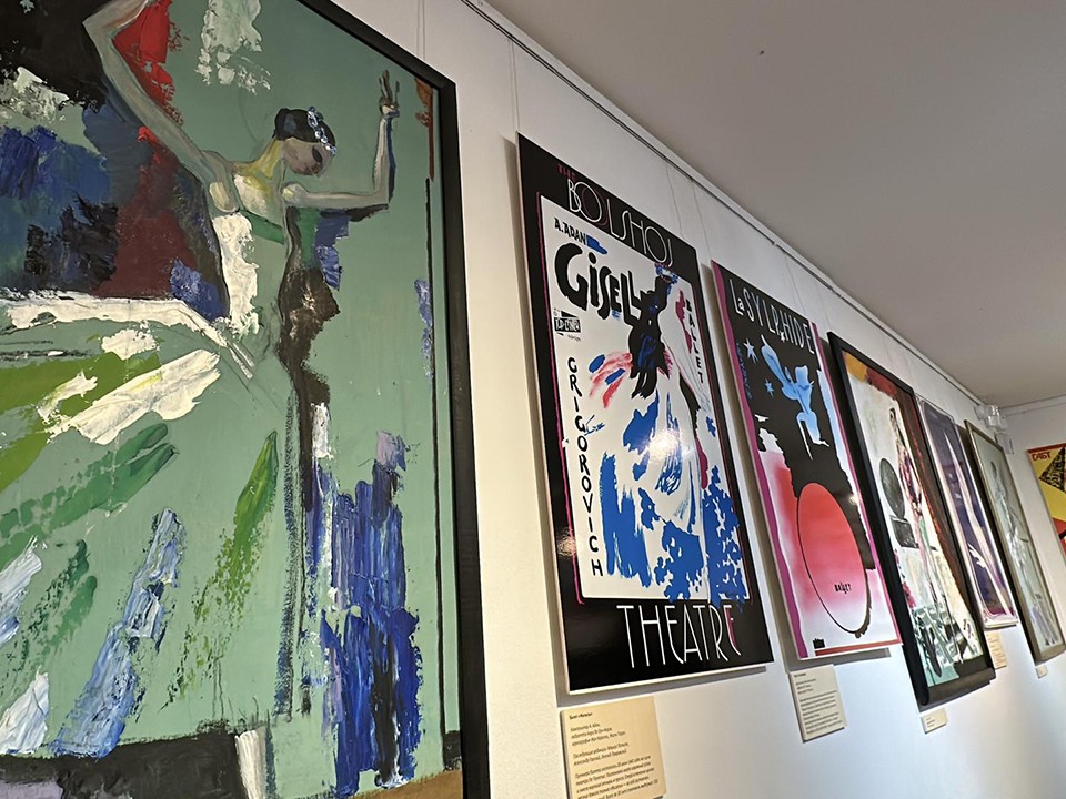 Уникальные балетные афиши станцуют историю на выставке в Муранове