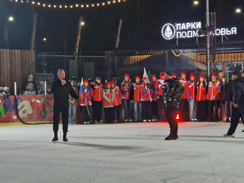 С фокусами и кренделями: как в Дубне встретили первый день зимы