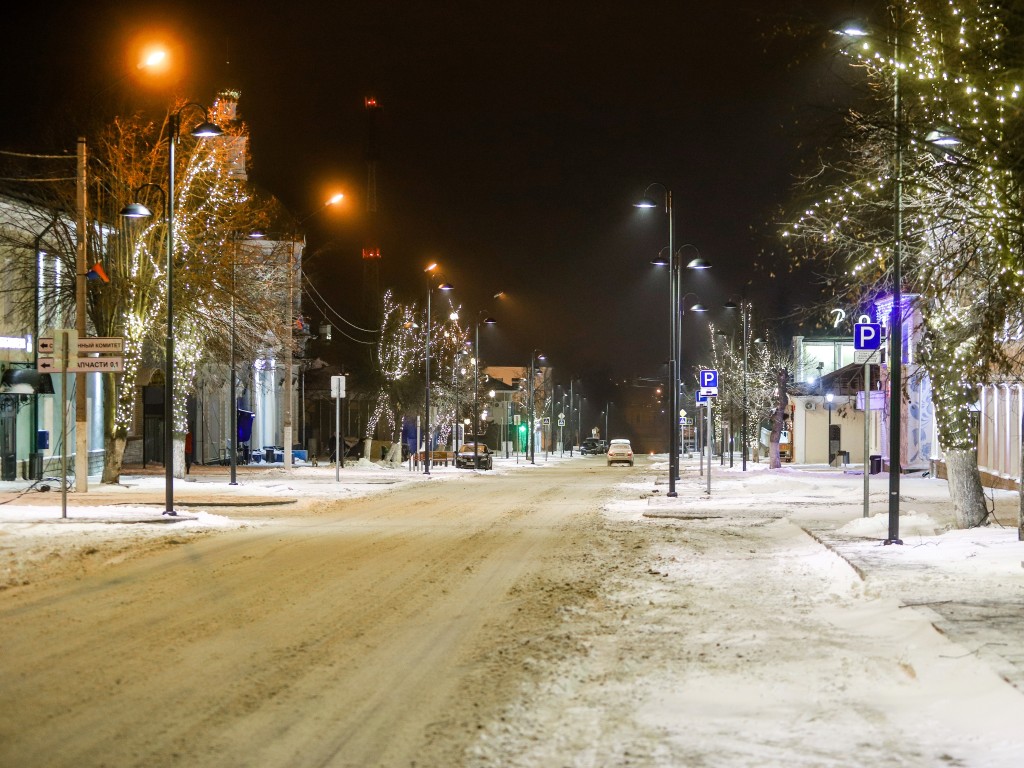 Большой светящийся валенок стал фишкой в новогоднем украшении Каширы-1